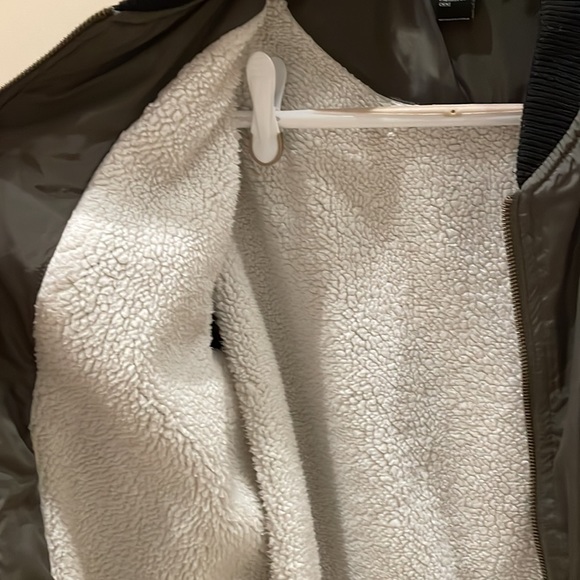 warm military green jacket - Picture 3 of 9